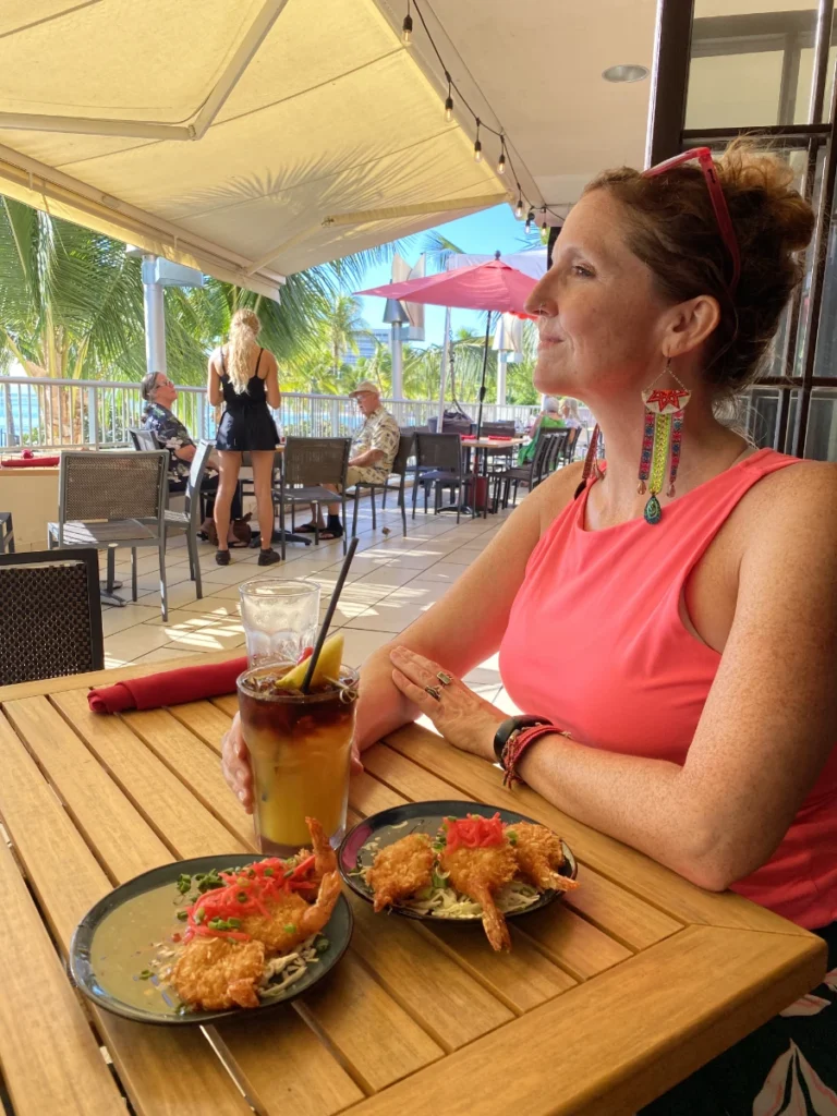 Light lunch and drinks at Tiki’s Grill & Bar in Waikiki, Honolulu